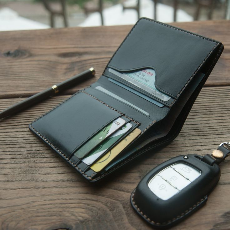 Do You Still Need To Carry A Men’s Wallet In 2023?